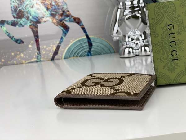 グッチ財布コピー内部構造